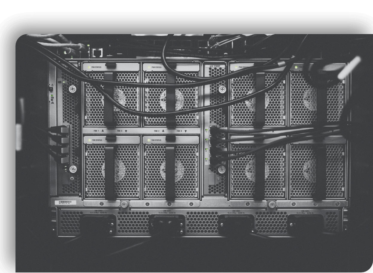 Imagen de unos servidores en blade representando nuestra gran experiencia.